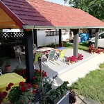 - Balaton 18030 Case de vacanță