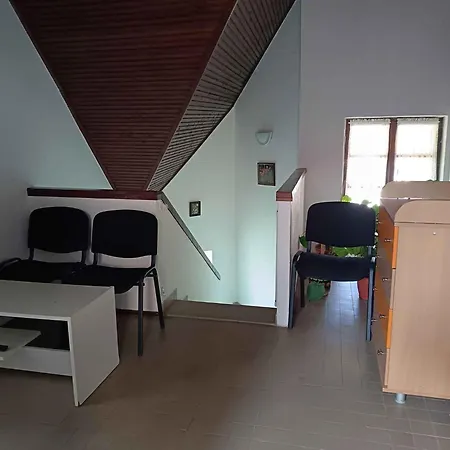 - Balaton 18030 Balatonberény