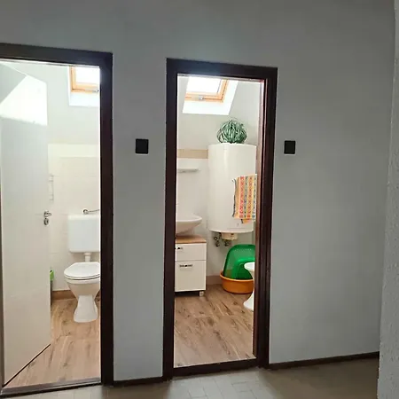 - Balaton 18030 * Balatonberény