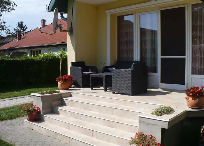 - Balaton 18030 Feriehus