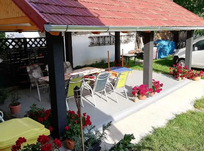 - Balaton 18030 Feriehus