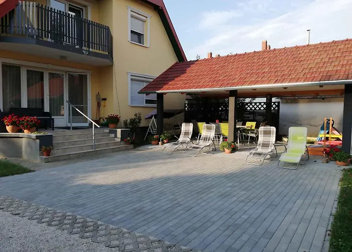 - Balaton 18030 Feriehus