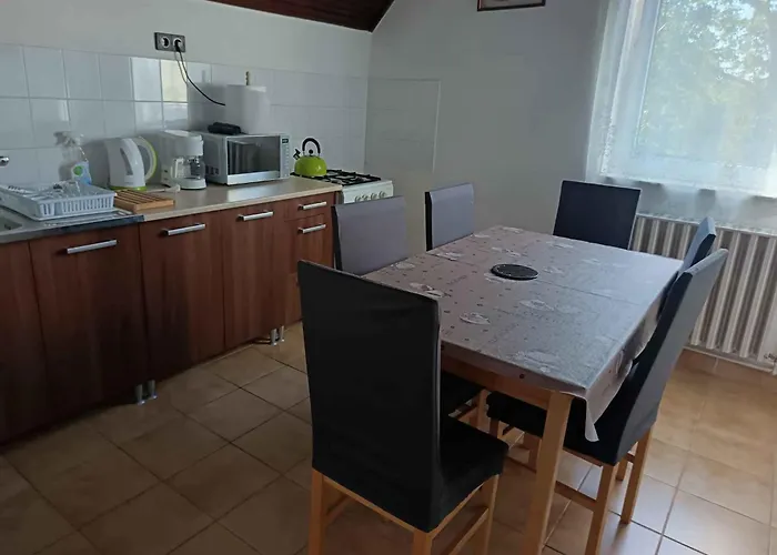 Feriehus - Balaton 18030 *